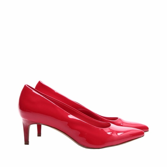 Stradivarius size 37 bright red patent leather kitten heel pumps - Picture 2 of 11